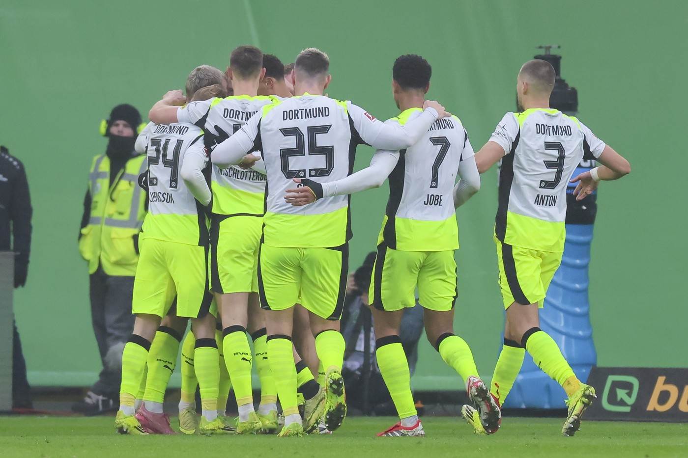  Borusija "zakuvala" borbu za titulu 