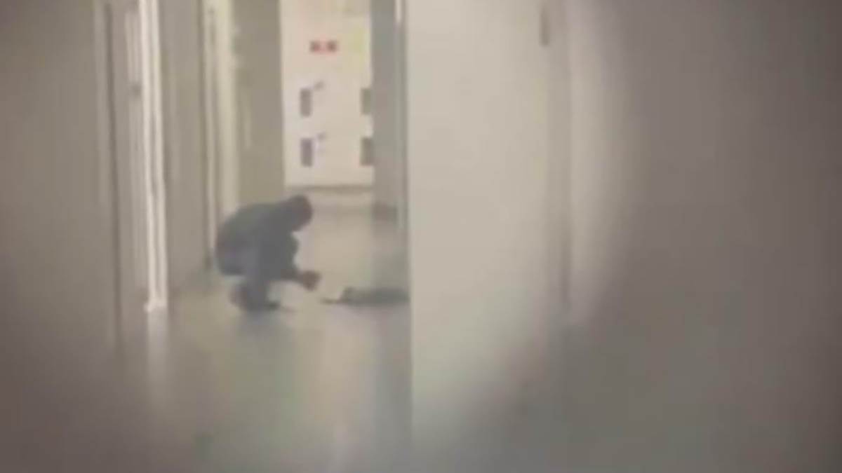  Krvlju nacrtao kukasti krst, pa podijelio snimak 