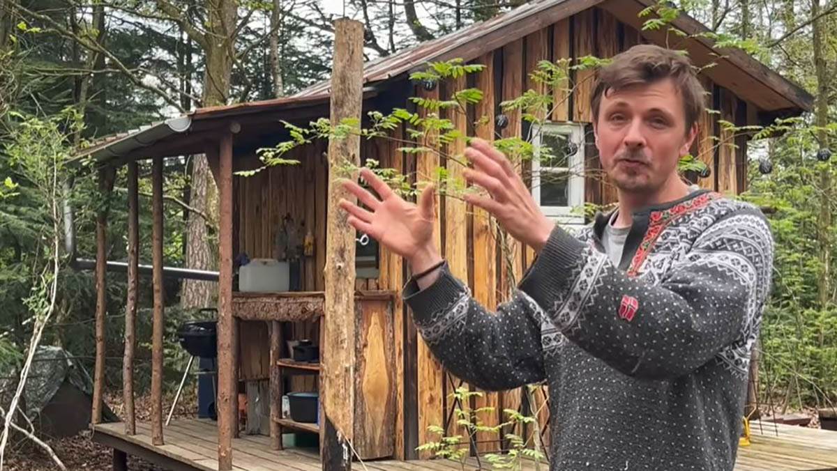  Preko noći je dao otkaz, kupio kućicu i preselio se u šumu 