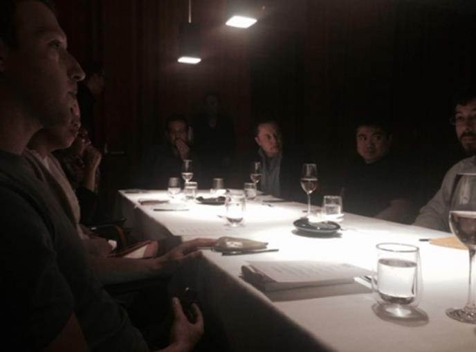  Fotografija iz Epstajnovih spisa: Večera tehnološke elite iz 2015. ponovo pod lupom javnosti 