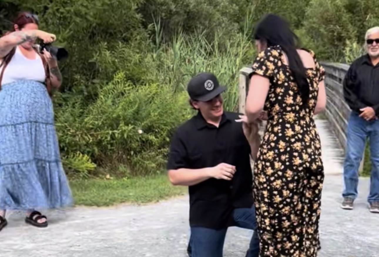   Gore mreže zbog urnebesnog snimka prosidbe 