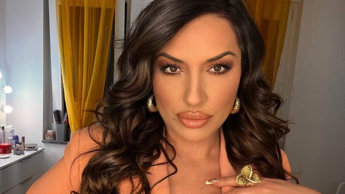  Oglasila se pjevačica Granda kojoj je zapaljena kuća 