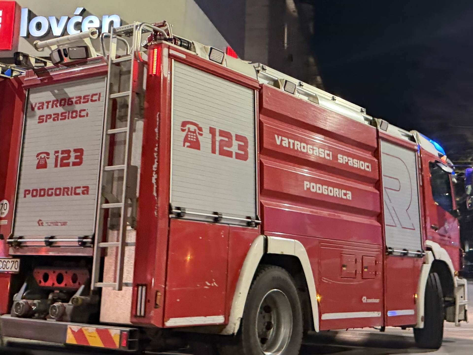  Zapalilo se vozilo na putnom pravcu Slijepač most - Tomaševo 