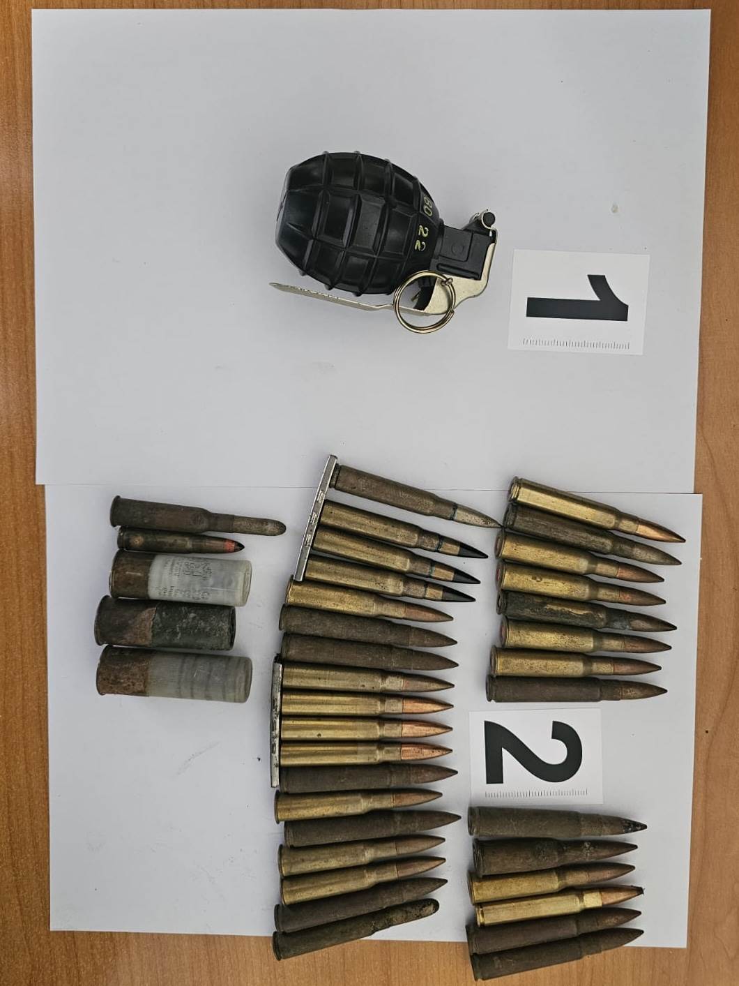  Andrijevica: Pretresom pronađena ručna bomba i municija, podnijeta krivična prijava  