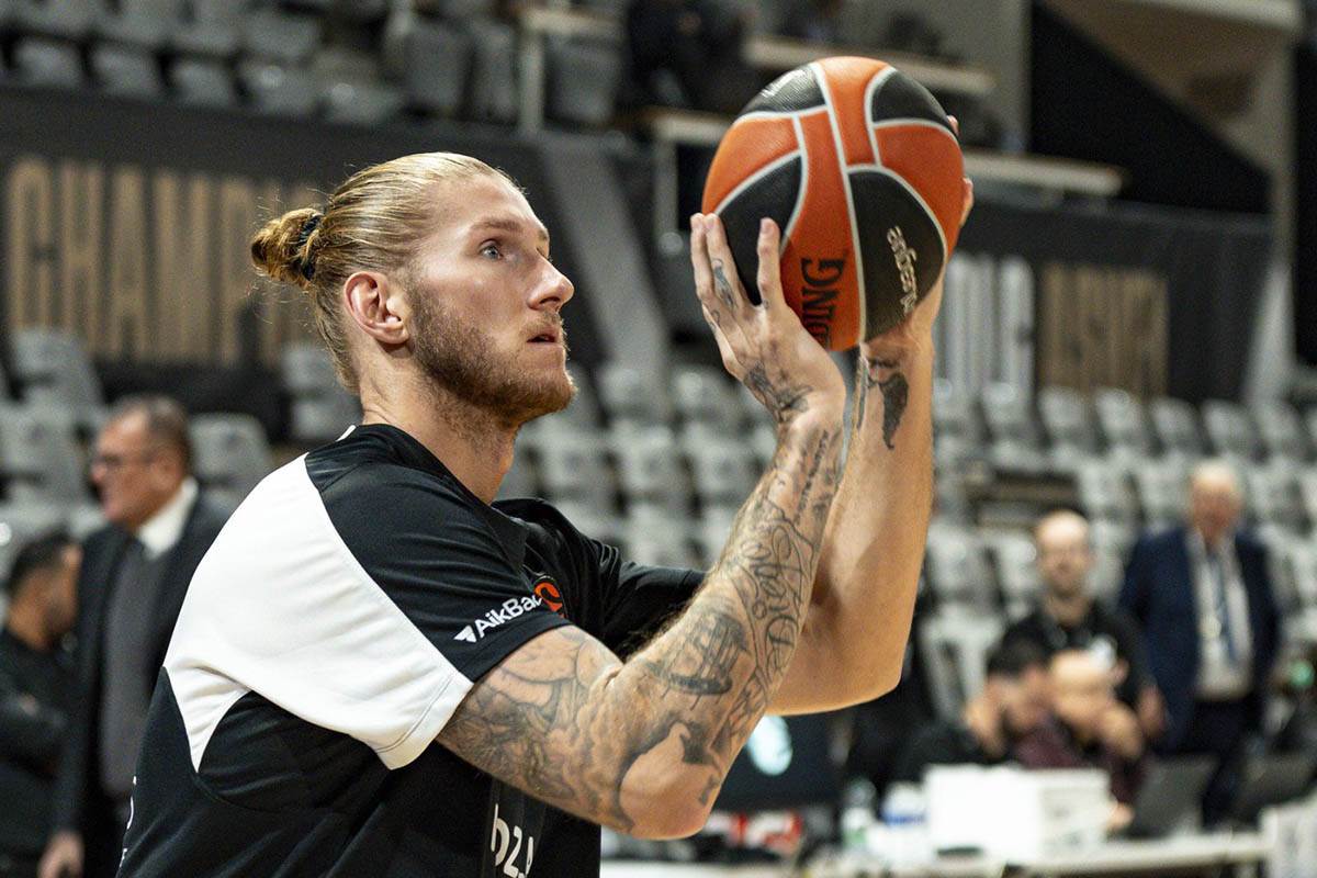  "Gospodin Osetkovski nije oslobođen i obavešten je": Nova drama oko košarkaša Partizana 