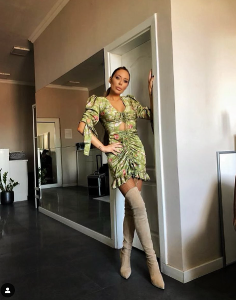  Rale zaprosio Anu Nikolić u gaćama: Isplivao snimak vjeridbe, on pao na koljena, evo reakcije pjevač 