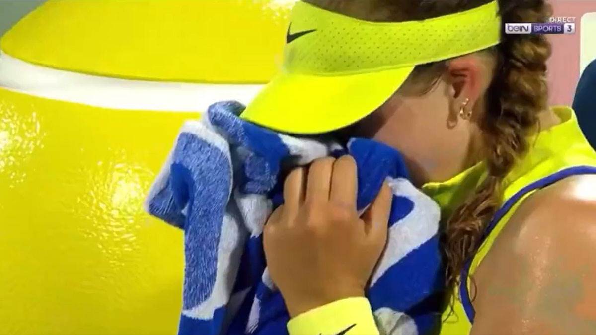  Mira Andrejeva se potpuno slomila na terenu: Plakala i udarala se, uznemirujuće scene 