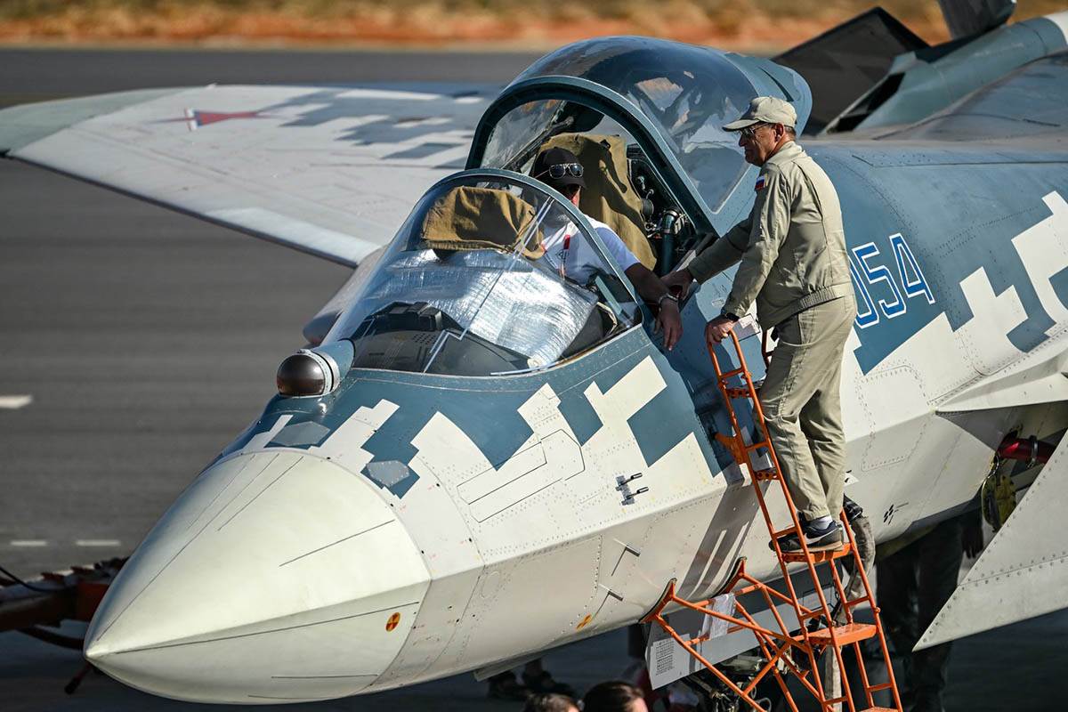  Putinov pakleni plan:Iza kupovine ruskih stelt lovaca krije se prijetnja zbog koje se šefovima NATO- 