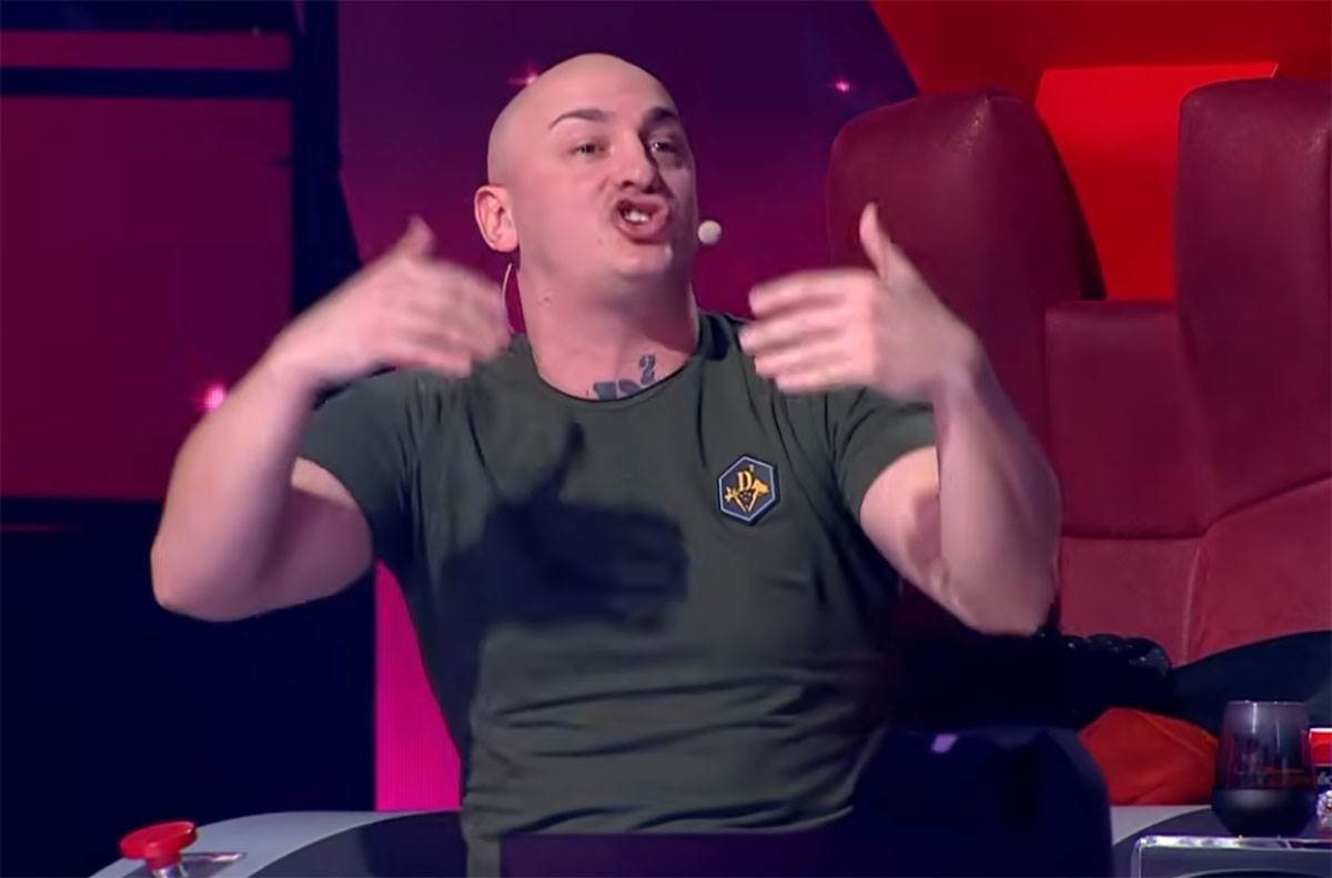  Desingerica opleo po estradi, spomenuo i Đanija, pa se dotakao skandala s jagnjetom 