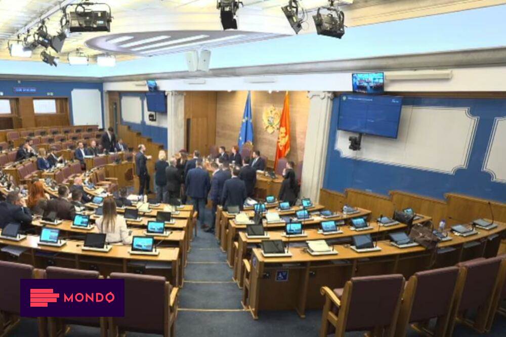 Opozicija je večeras u 20 sati pokušala da spriječi raspravu o izmjenama i dopunama zakona o ANB-u i unutrašnjim poslovima. | Info Opozicija je večeras u 20 sati pokušala da spriječi raspravu o izmjenama i dopunama zakona o ANB-u i unutrašnjim poslovima. | Info