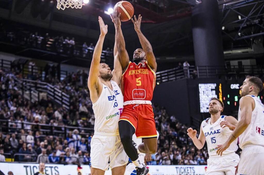  Sjajna Crna Gora savladala Grčku u Atini 