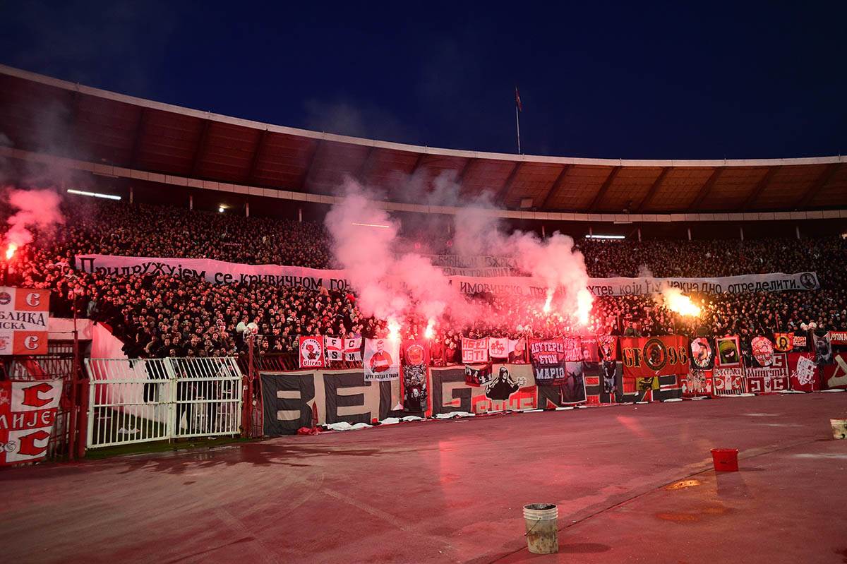  Pokrenut postupak protiv Zvezde i Partizana zbog divljanja navijača: 7.000 eura potrošeno samo na pi 