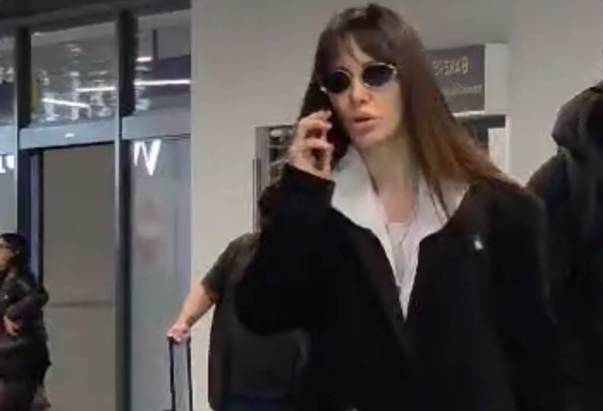  Prvi snimak Nikolije posle drame, evo kako se ponašala na aerodromu  