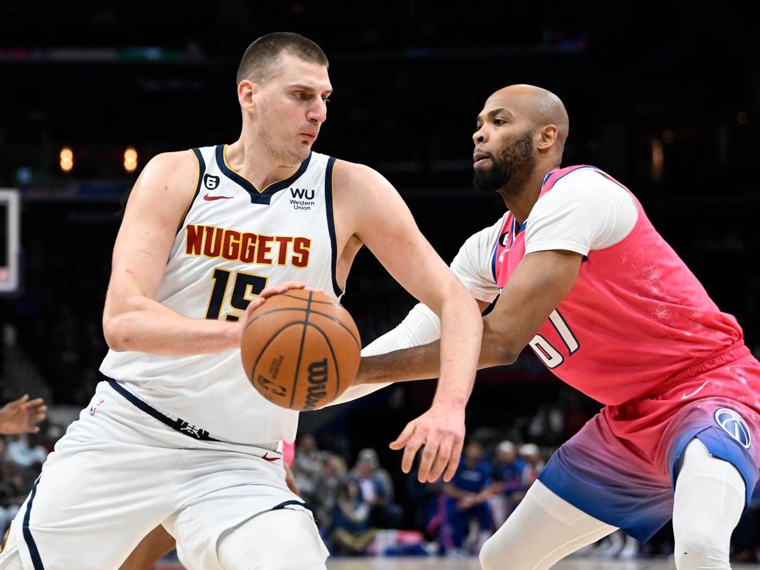  Memfis pred 41. rođendan izvadio centra iz penzije 