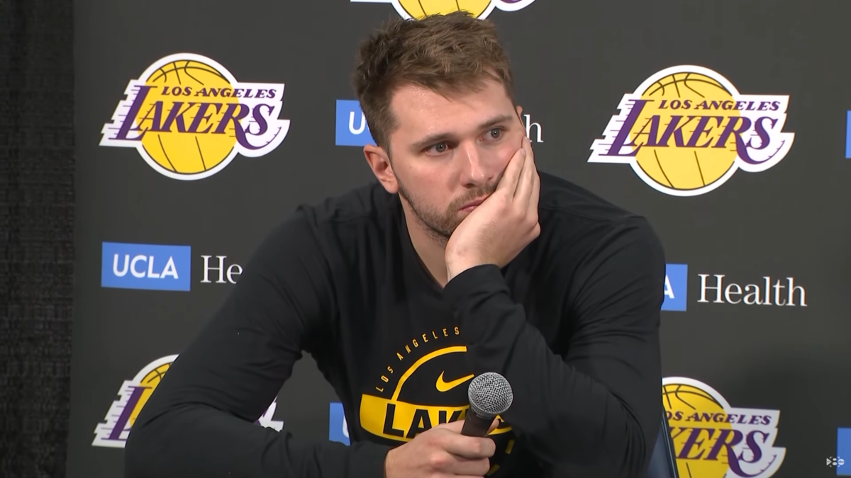  Slovenački košarkaš Luka Dončić neprikladno gestikulirao ka sudijama 