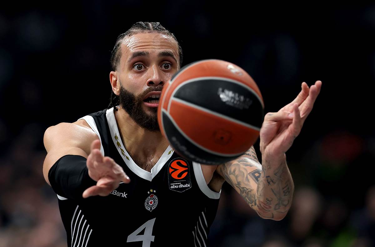  Dvejn Vašington došao iz Dubaija i povrijedio se 