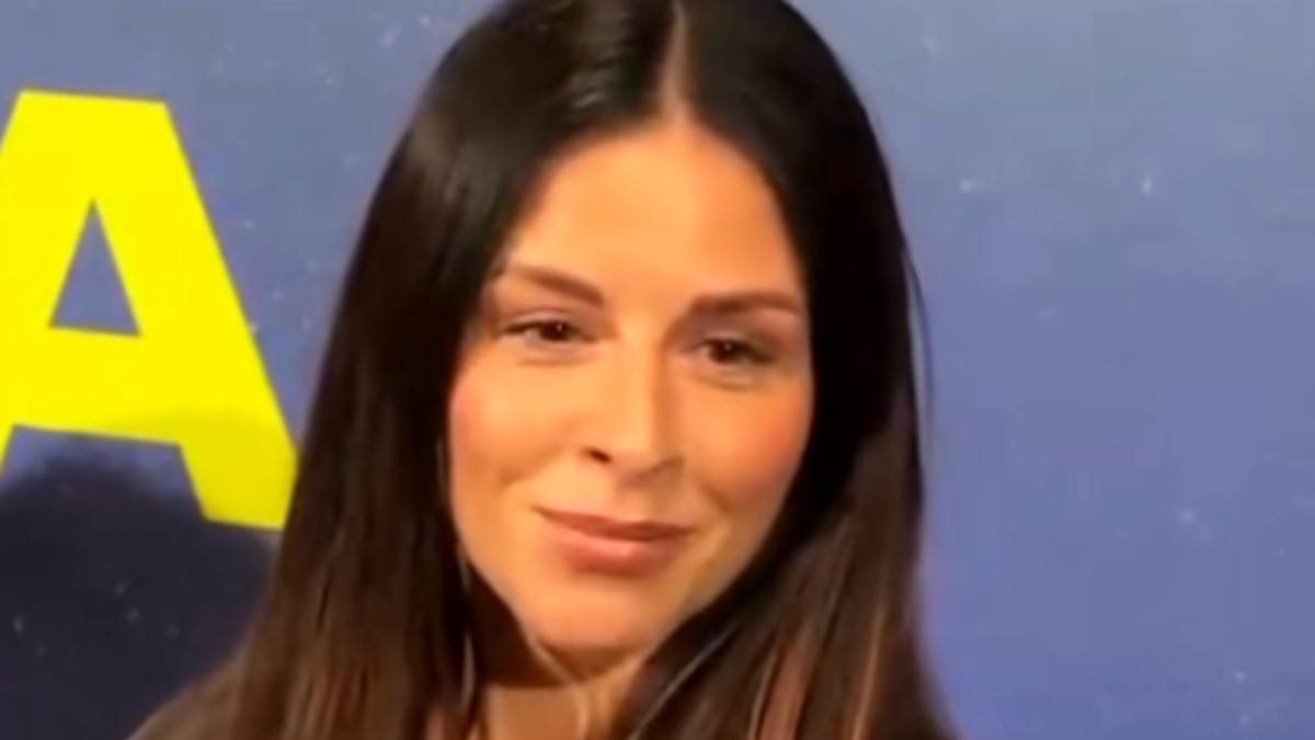  Ana Sević otkrila šta joj je muž milioner kupio za 8. mart: Ne kriju u kakvom luksuzu žive, samo voz 