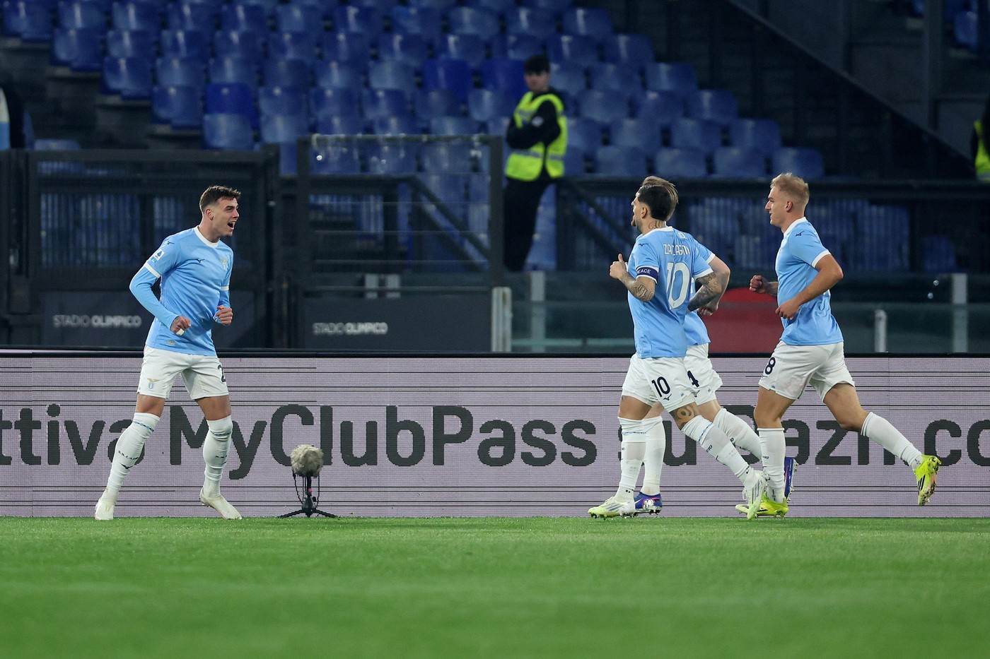  Fudbaleri Lacija konačno pobijedili, ali nisu imali s kim da proslave trijumf! 