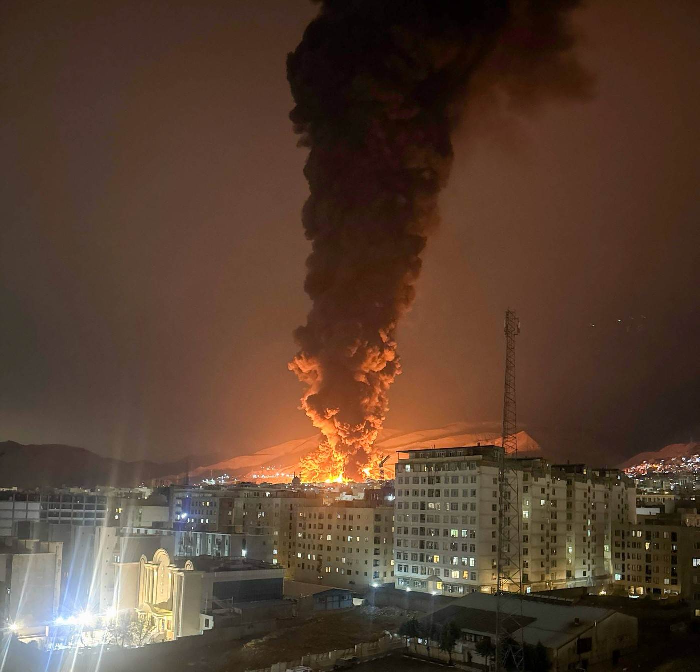  Iran je od ovog trenutka u potpunom mraku: Srušila se ključna telekomunikaciona mreža, internet već  