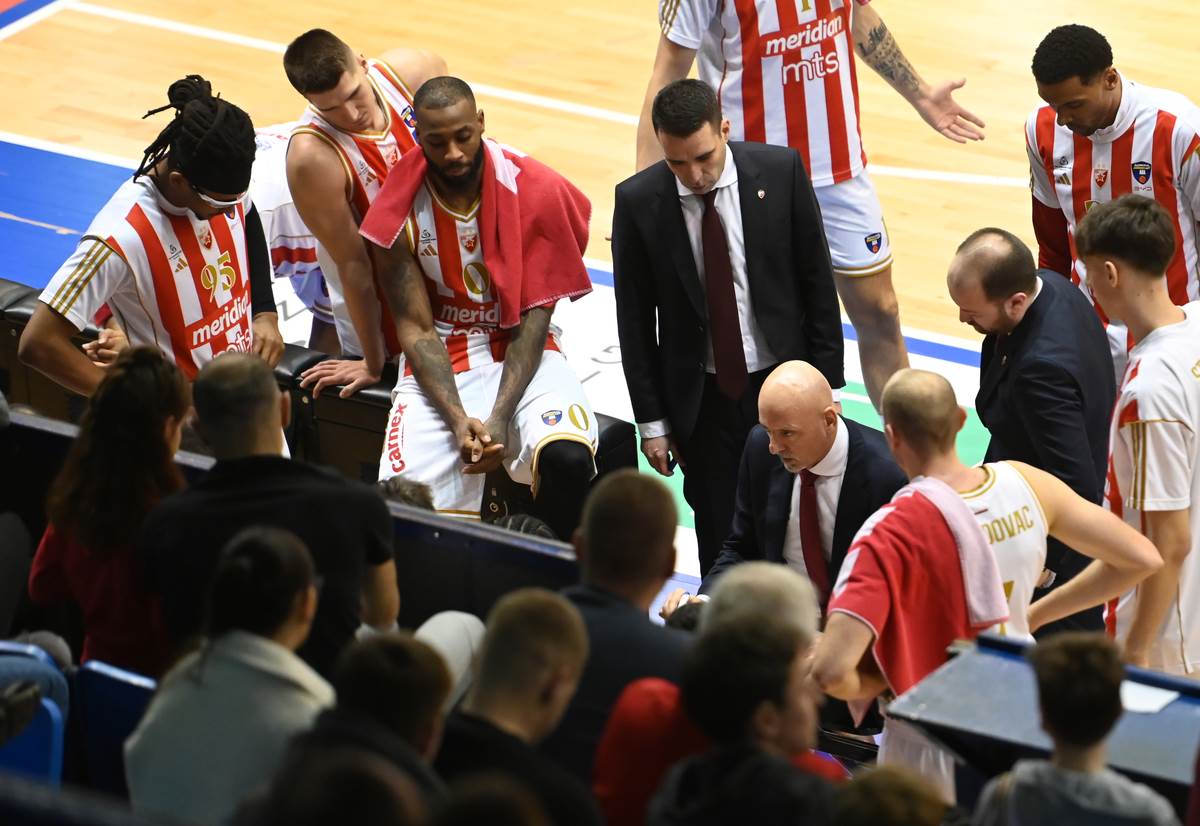  "Ne mogu da vas natjeram, izgubite sa 40 razlike": Saša Obradović vikao na igrače Zvezde u Sarajevu 