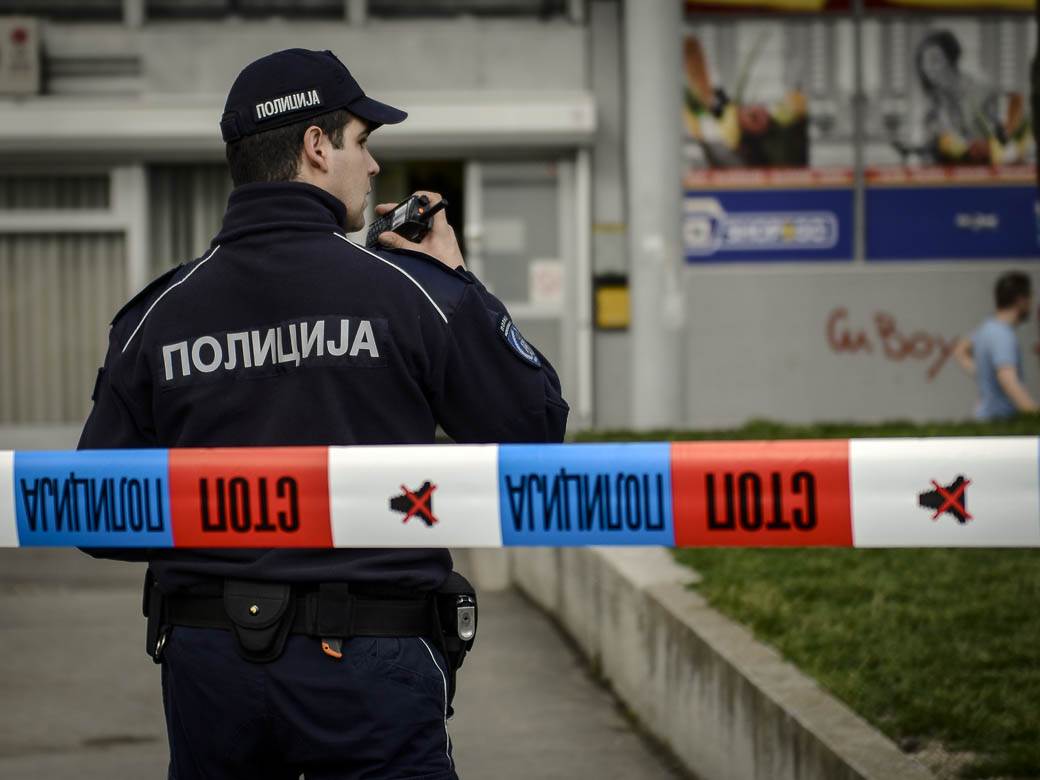  Brutalno ubistvo u centru Čačka: Muškarac izrešetan u stambenoj zgradi 