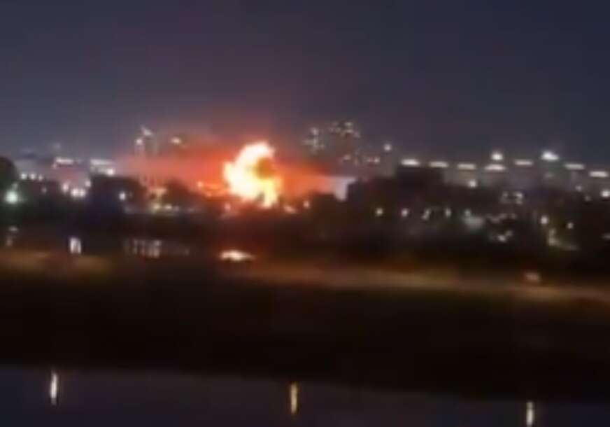  Napadnut centar Bagdada: Projektili i dronovi pogodili američku ambasadu 