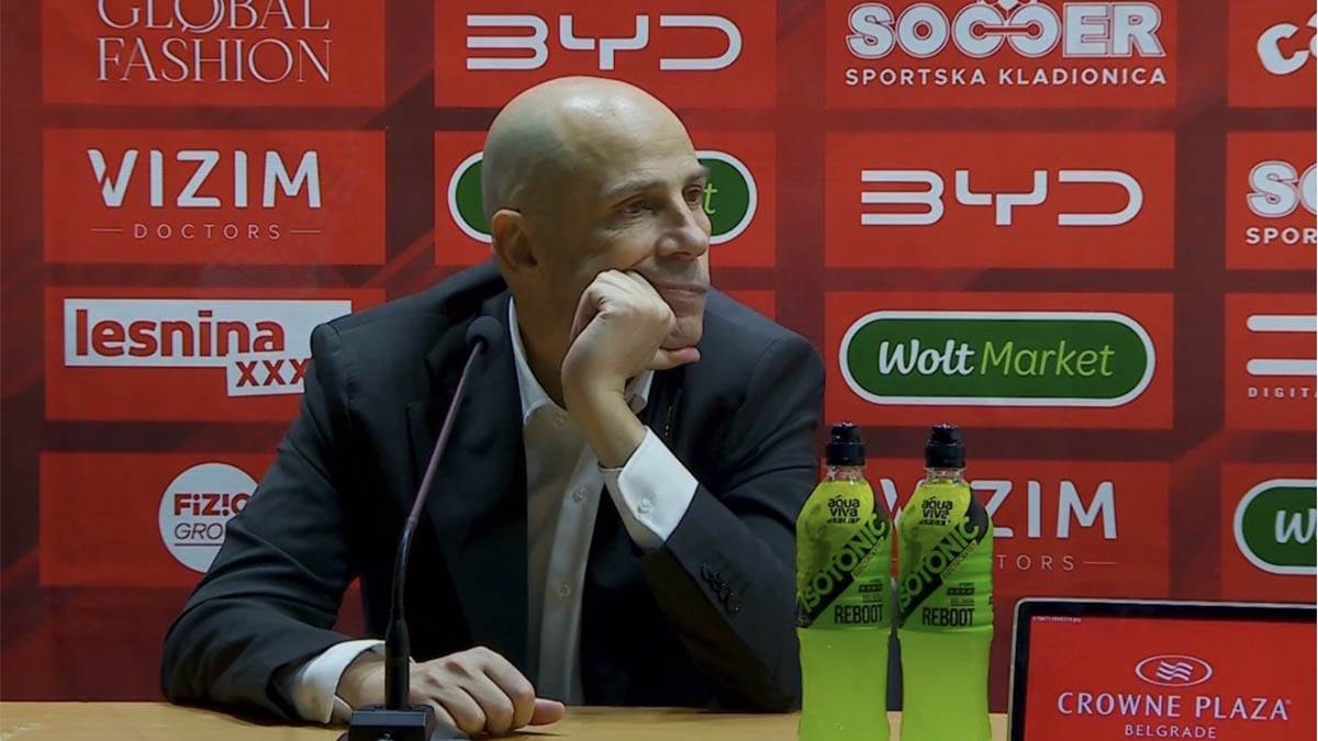  "Ja sam nervozan? To je vaše mišljenje": Penjaroji zasmetalo jedno pitanje posle poraza u derbiju 