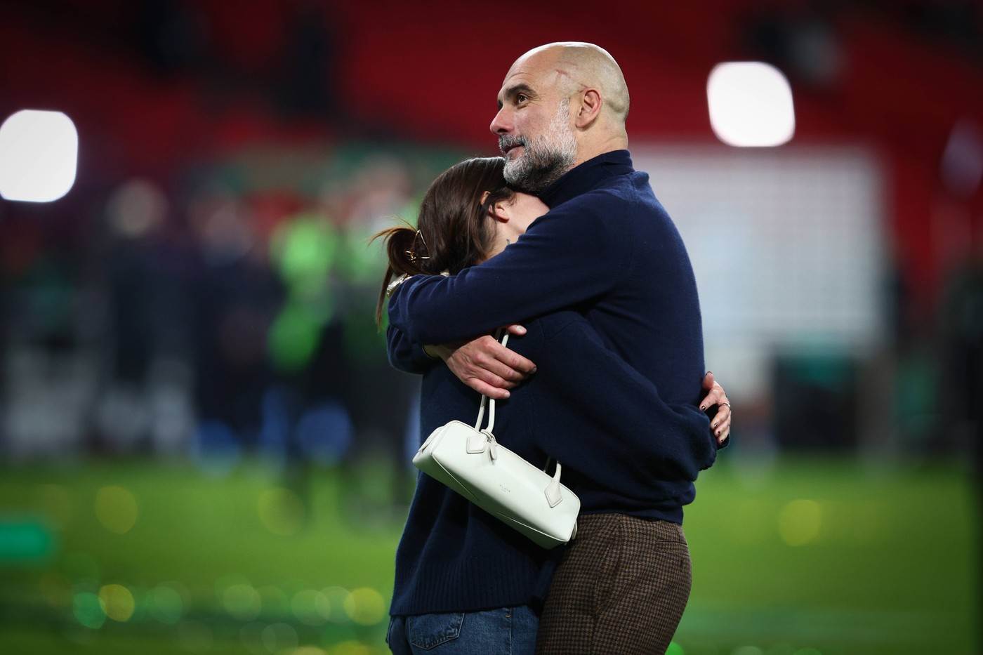  Ko je djevojka u zagrljaju Pepa Gvardiole? 