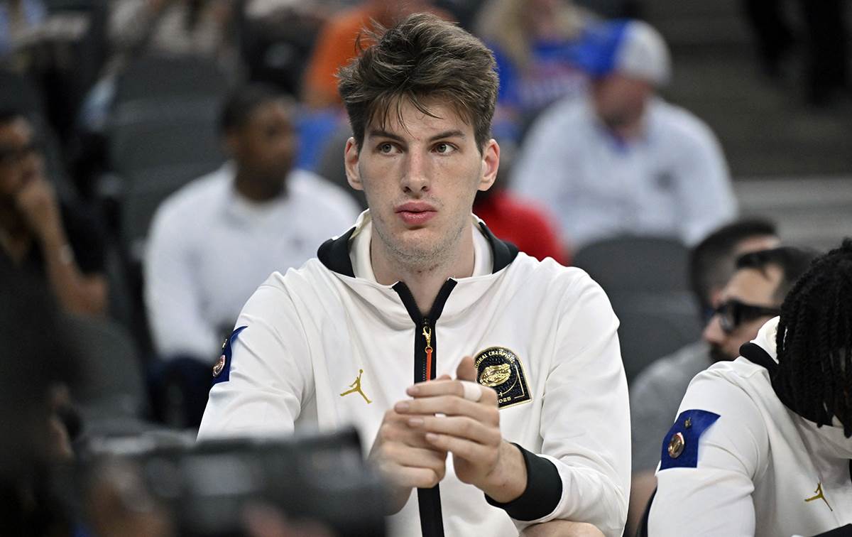  Bolan kraj za najvišeg košarkaša na svijetu: Dok je trener psovao, zaboravio na Olivera od 236 cm 