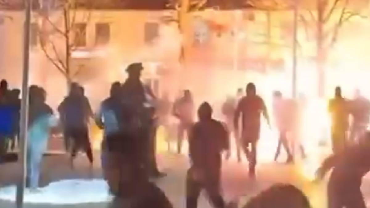  Potukli se navijači Partizana i Sutjeske u Nikšiću
 