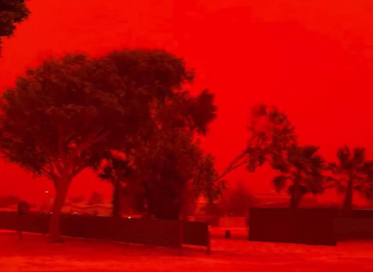  Nebo postalo krvavo crveno, ljudi počeli da paniče 