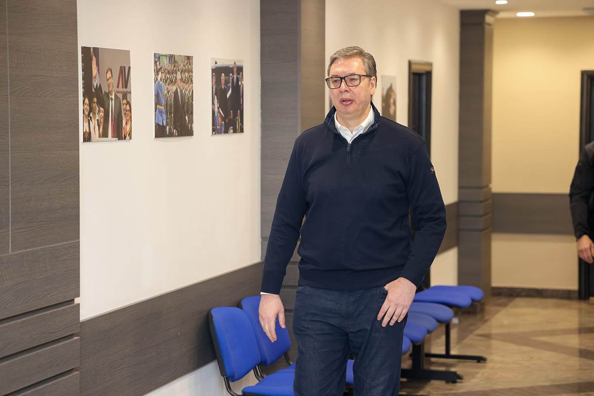  Prve riječi Vučića nakon preliminarnih rezultata na lokalnim izborima: "Biće teška i neizvjesna borb 