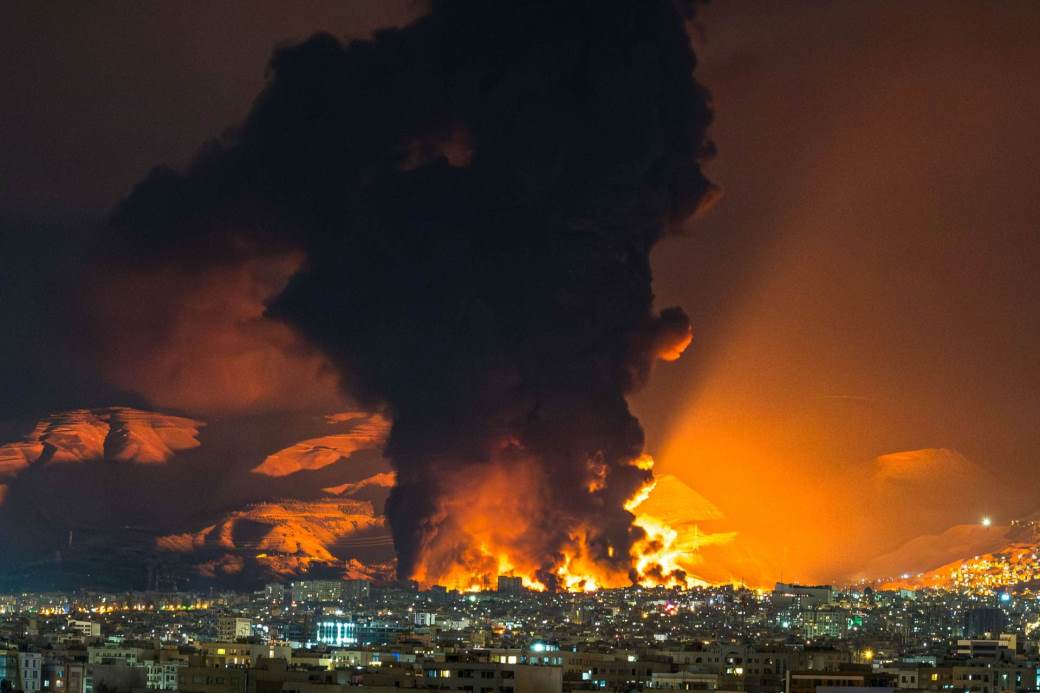  Tramp pokrenuo napad na Iran, odjeknule eksplozije 