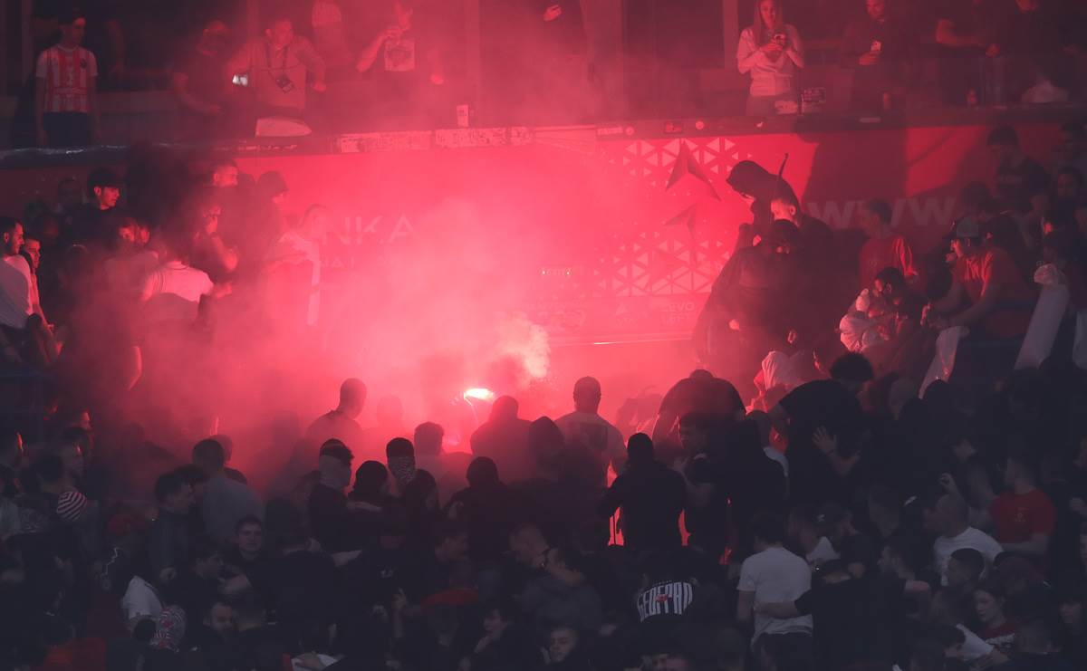  Pojavili se užasni snimci tuče sa derbija 