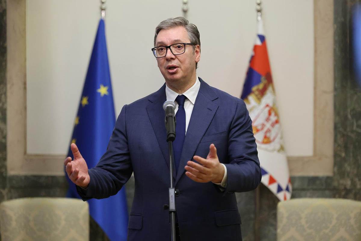  Vučić o kandidaturi za premijera: "Vrlo racionalan odgovor, u skladu sa tim donijećemo odluku" 