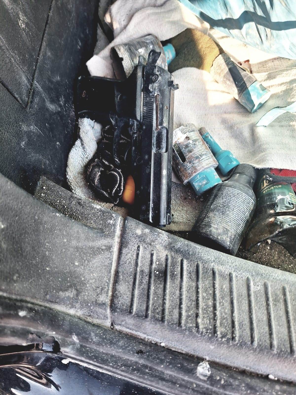  Prijetio zbog duga od 7.000 eura: Policija u Ulcinju reagovala i podnijela krivičnu prijavu 