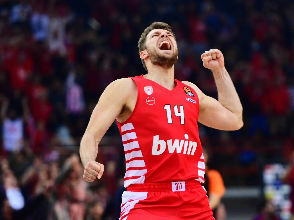  Dominacija Saše Vezenkova 