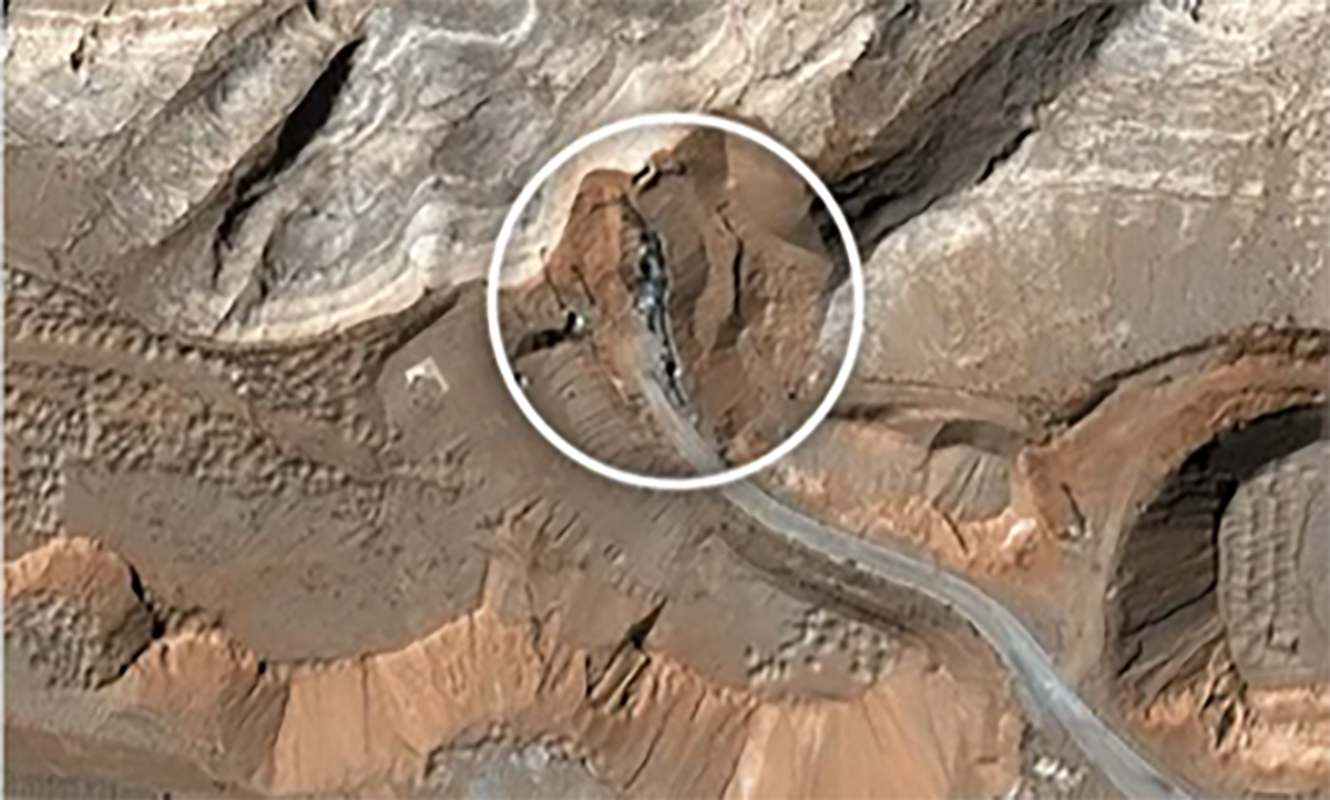  Šta je nuklearni prah koji Tramp žarko želi: Iran ga sakrio duboko pod zemljom Amerika hoće da "kopa" bombarderima 