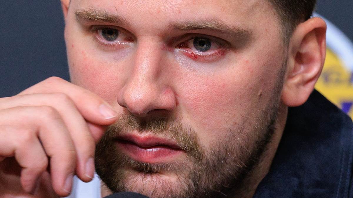  Luka Dončić sjeo u avion i napustio liječenje 