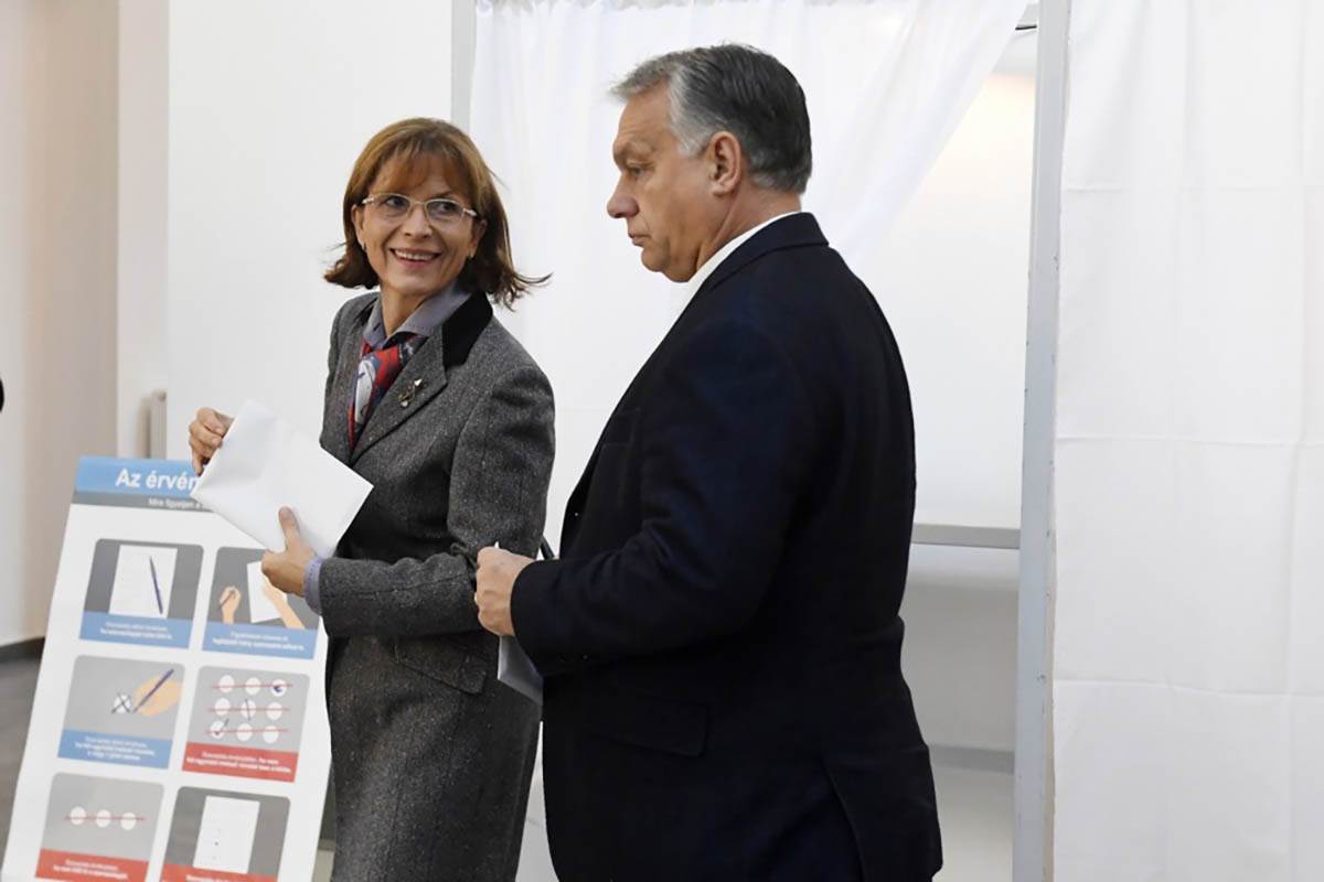  Supruga Viktora Orbana je jedna od najmoćnijih Mađarica: U braku su 40 godina, imaju petoro djece, p 