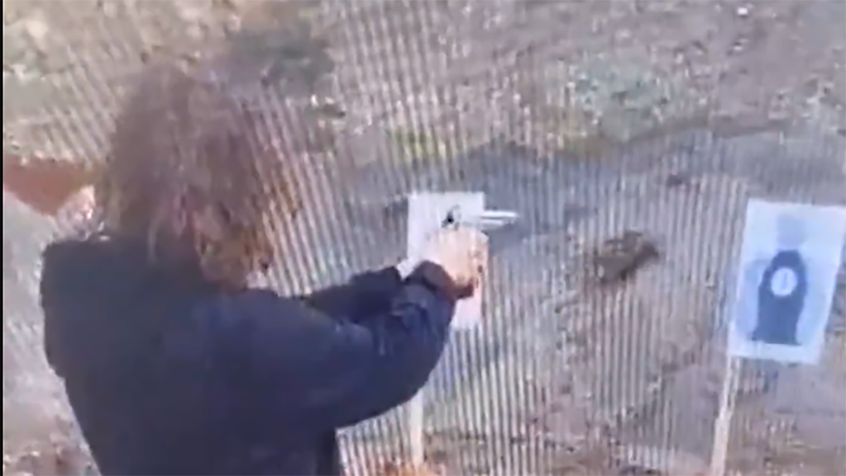  Otac ga vodio u streljanu i učio da rukuje oružjem? Novi jezivi snimci masovnog ubice (14) iz Turske 