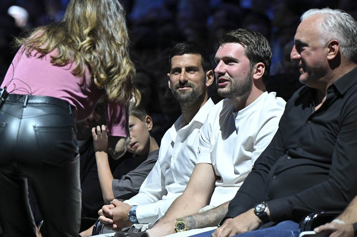  "Novače, hajde ti, ja ne smijem": Milena Martin prišla Đokoviću i Luki Dončiću dok su gledali Crvenu zvezdu 