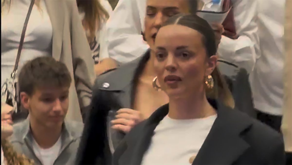  Skočila na noge zbog Jakova Jozinovića: Ćerka pjevača pala u sevdah, hit scena u Sava centru (Video) 