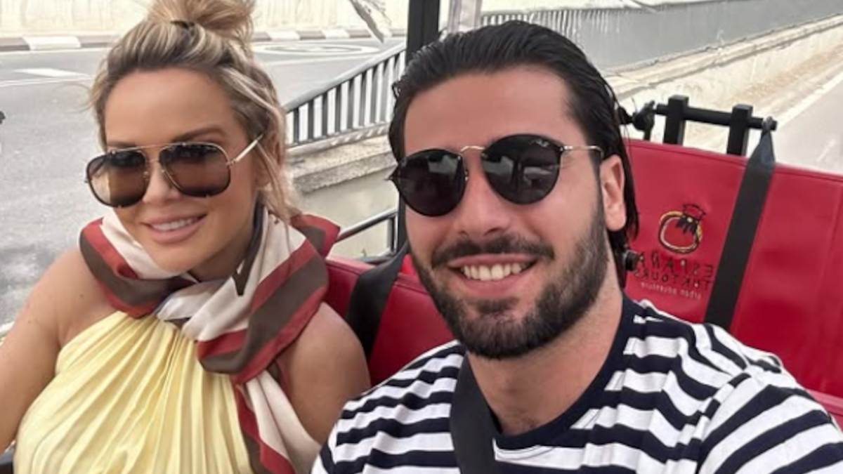  Pjevačica (46) nakon razvoda zavela 19 godina mlađeg 