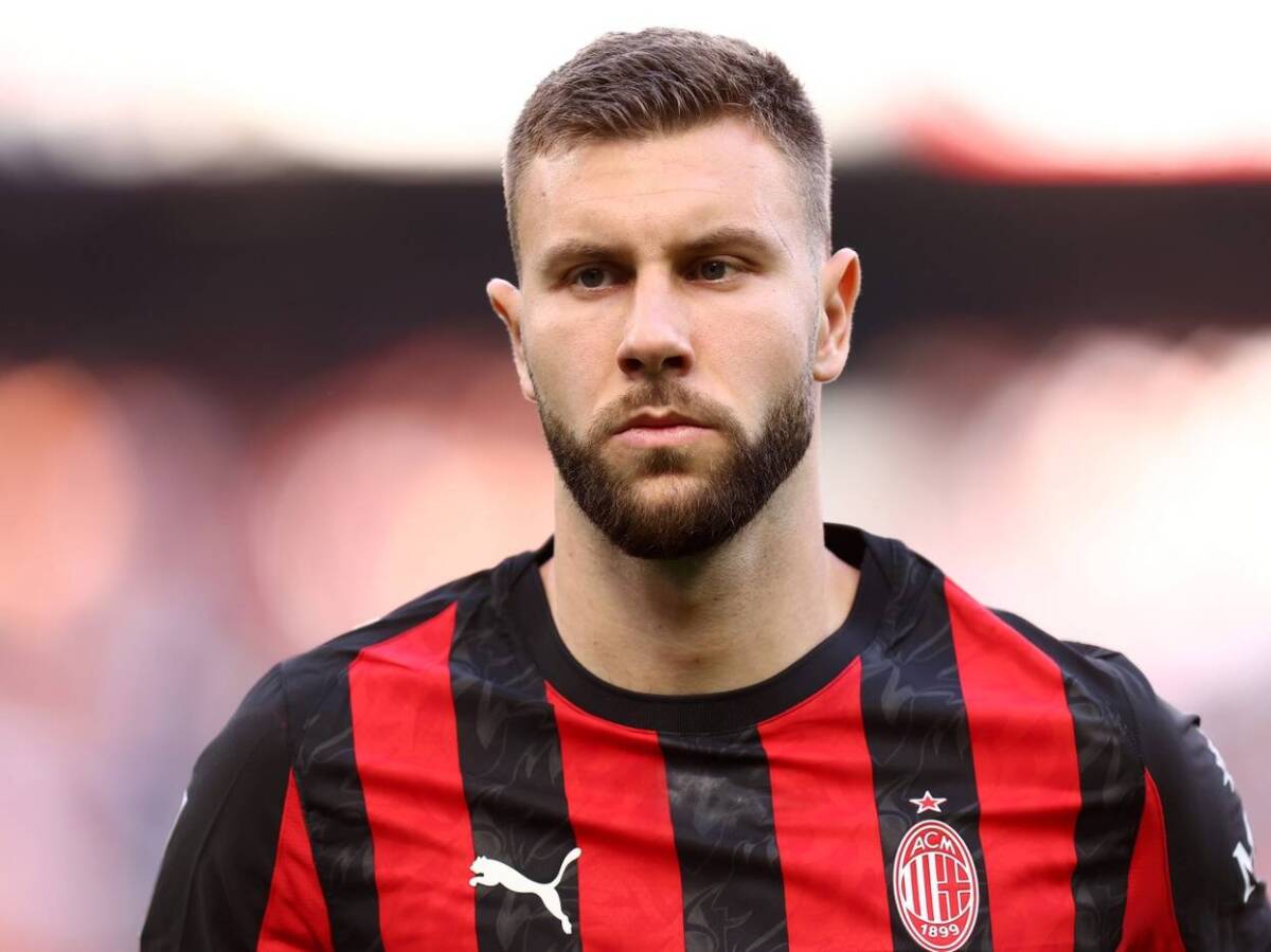  Strahinja Pavlović ide u englesku Premijer ligu 