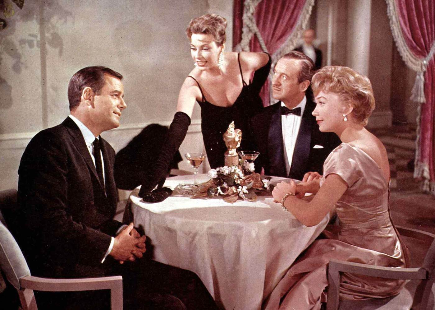  Svim drugaricama skidala muževe, sem jednoj: Zbog nje radila što nije za 7 ljubavnika, klečala i rib 