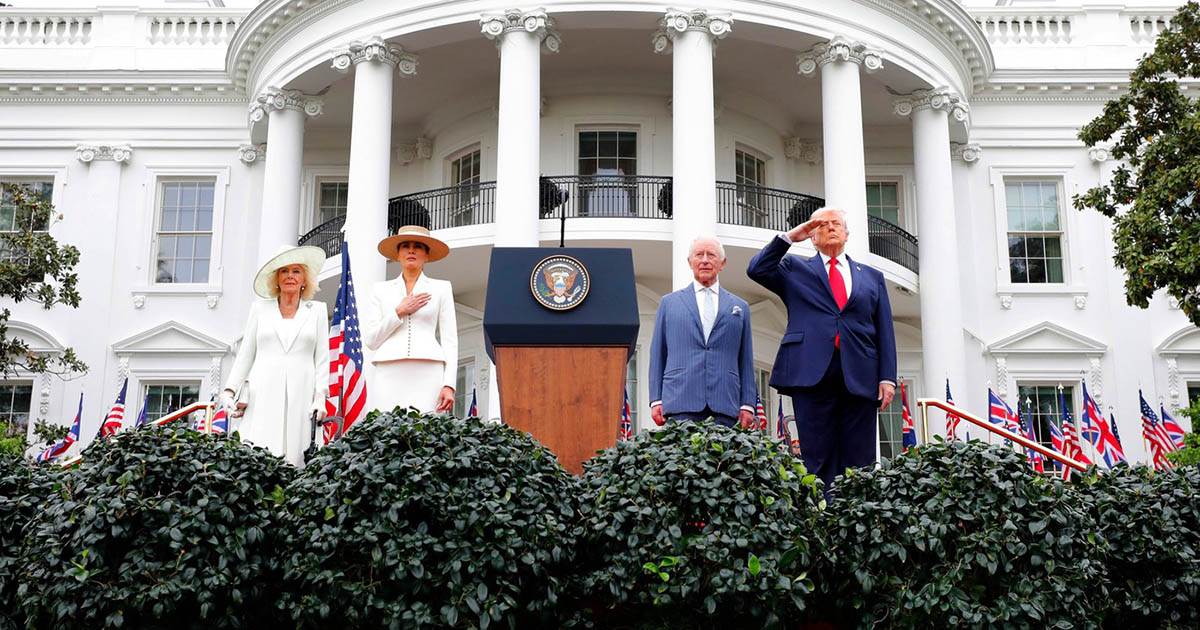  Kralj Čarls i Tramp razmijenili poklone: Kraljica Kamila poklonila vrijedan dar Melaniji 