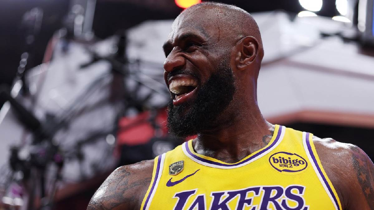  Lebron Džejms uspio i bez Luke Dončića, u 42. godini: "Kralj" je vječan, a Lejkersi su u drugoj rund 
