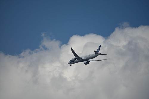  Avion poletio sa 155 putnika, a sletio sa 156 