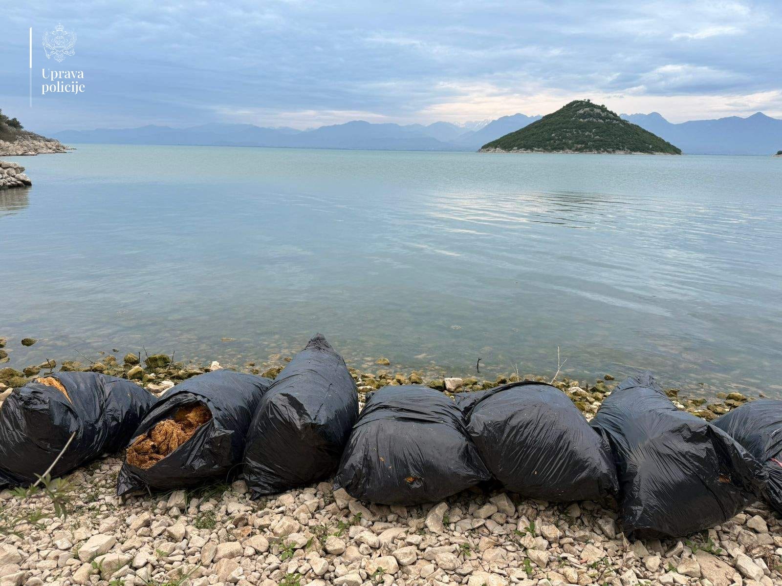  Policija kod Skadarskog jezera pronašla 136 kg duvana 